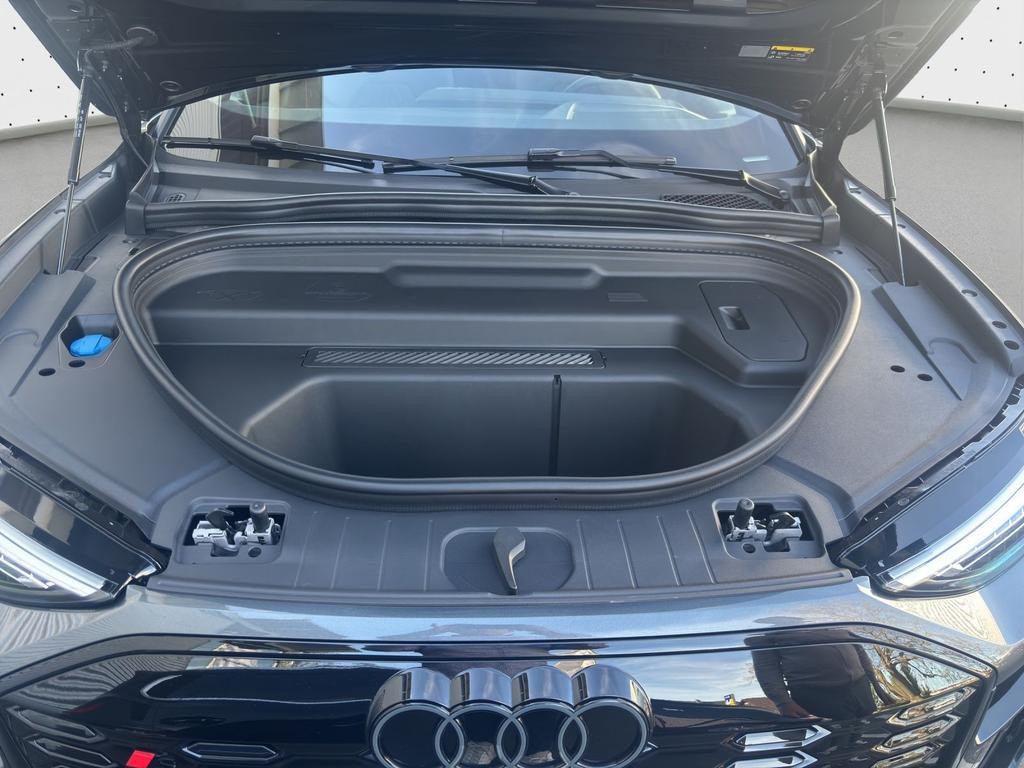 Audi SQ6 e-tron