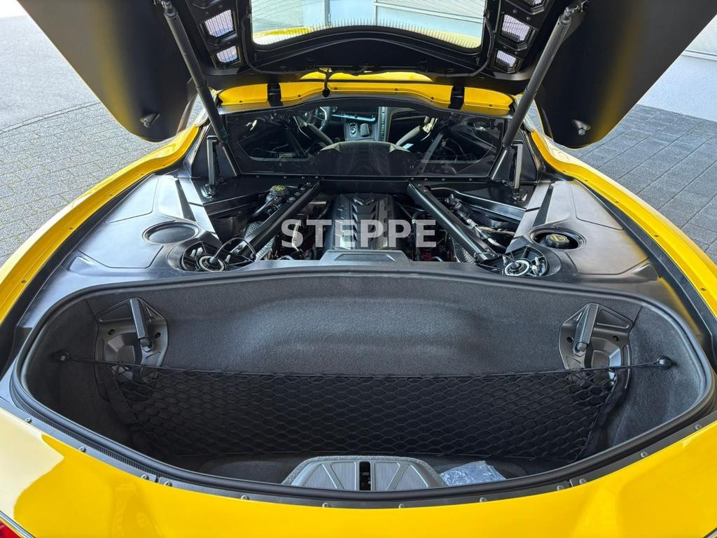 Corvette C8