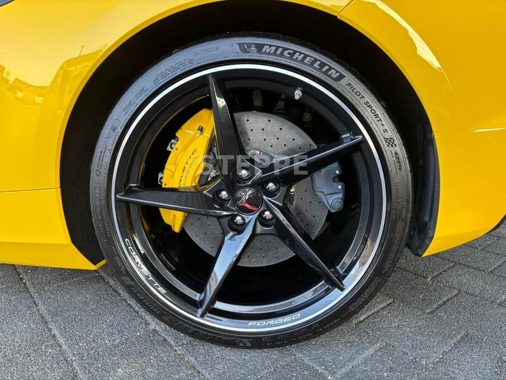 Corvette C8