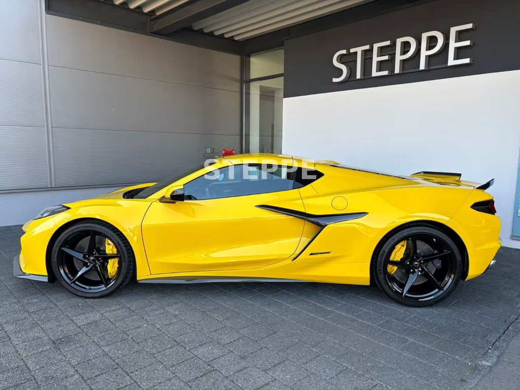 Corvette C8