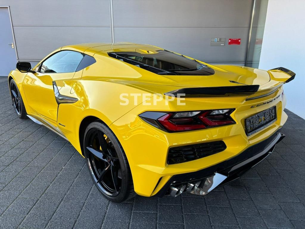 Corvette C8