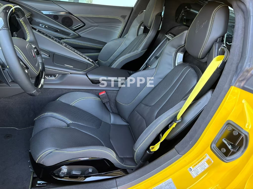 Corvette C8