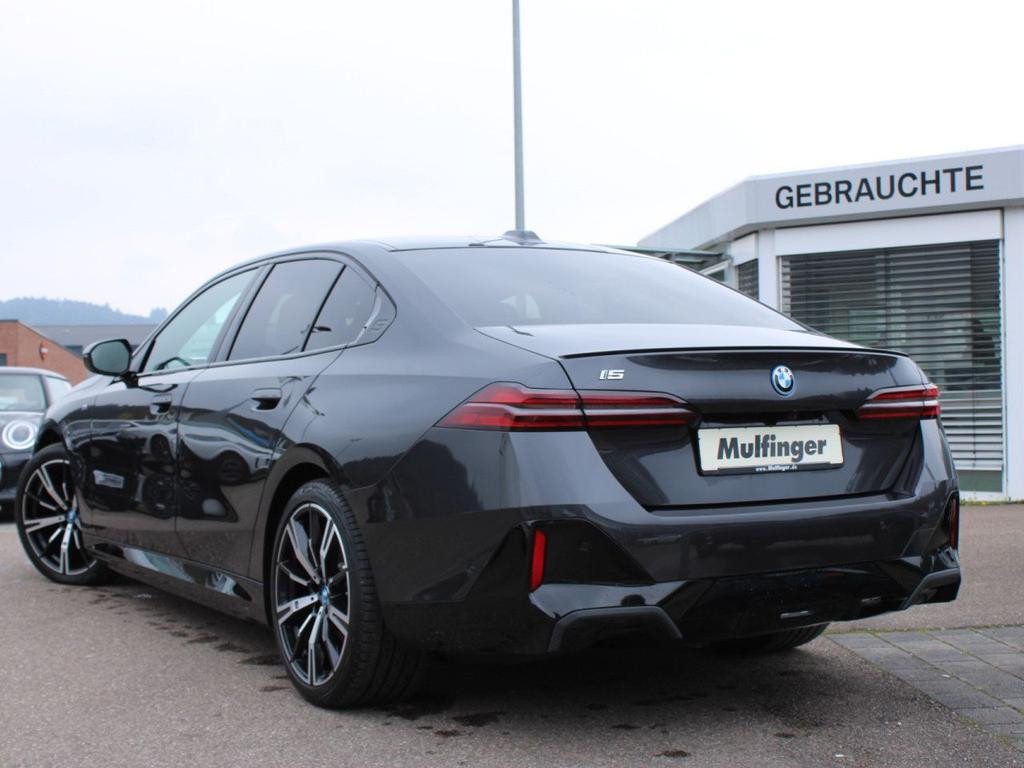 BMW i5
