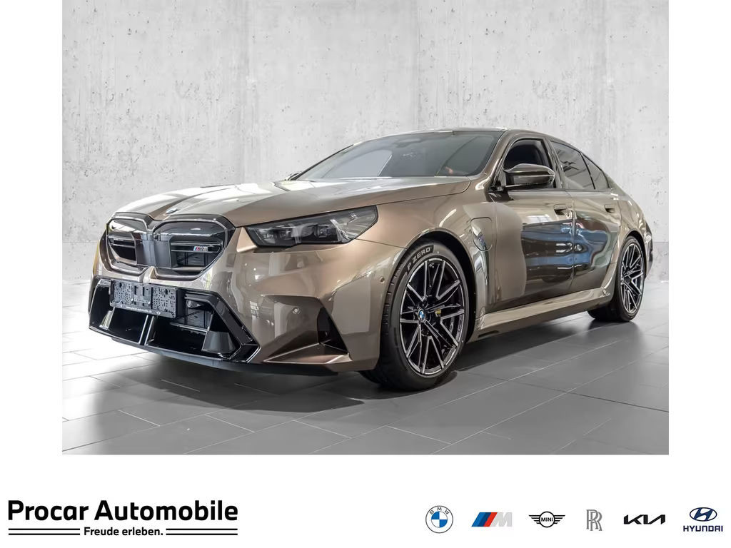 BMW M5 Sedan
