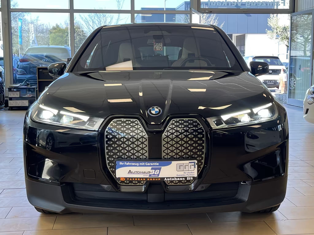 BMW iX