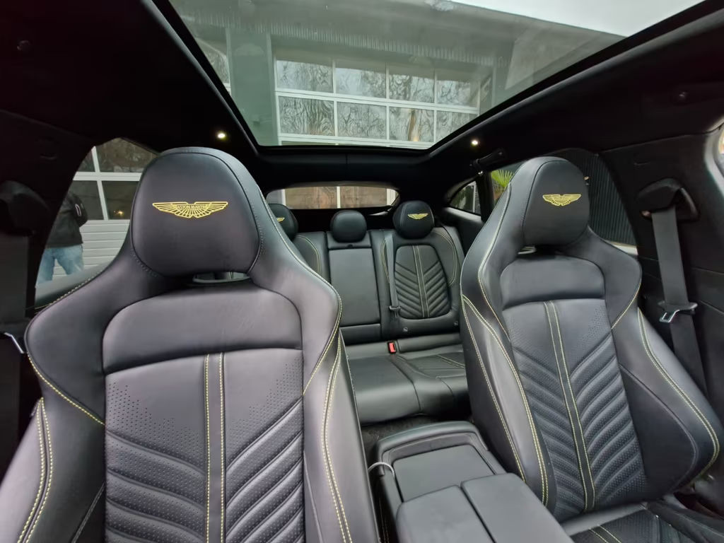 Aston Martin DBX