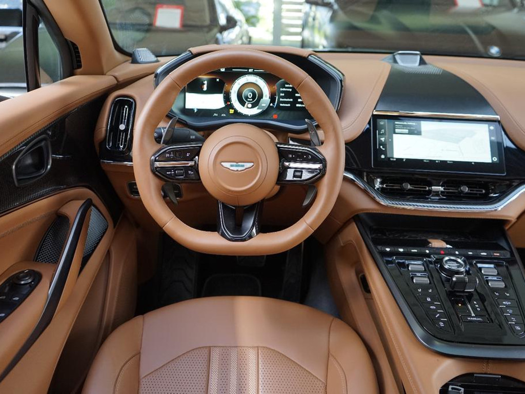 Aston Martin DBX