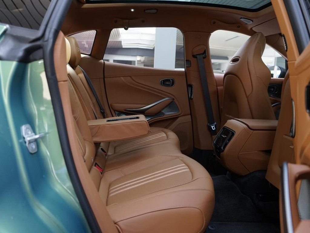 Aston Martin DBX