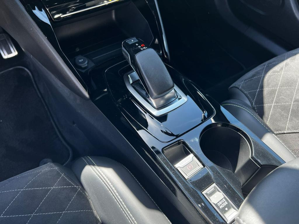 Peugeot e-2008
