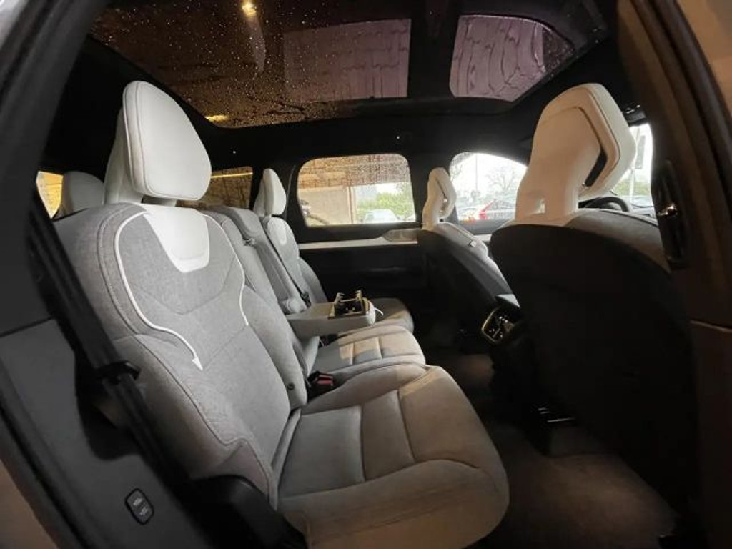 Volvo EX90