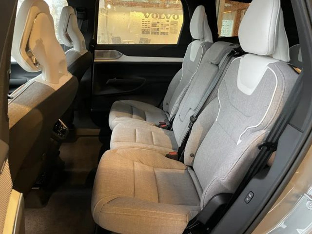 Volvo EX90