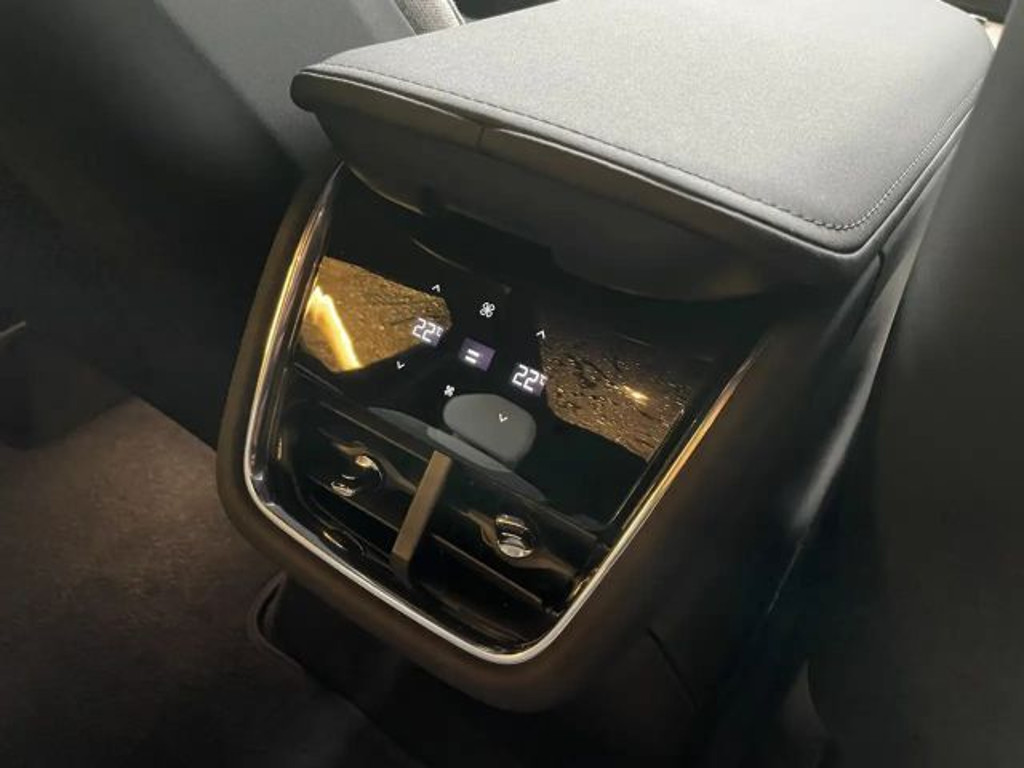 Volvo EX90
