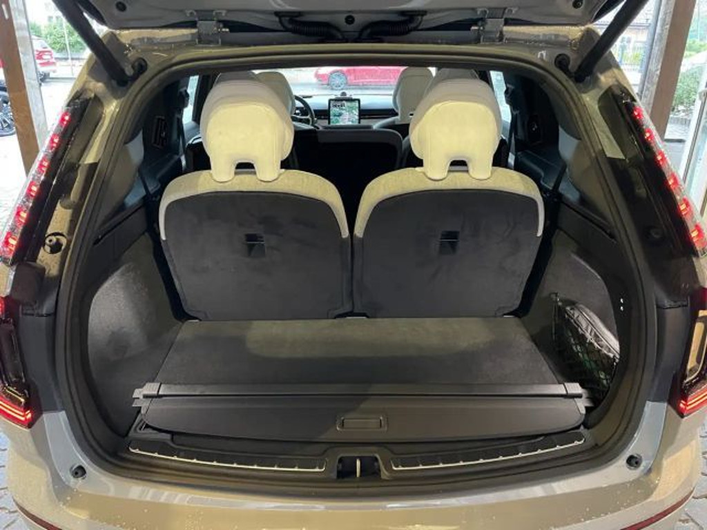 Volvo EX90