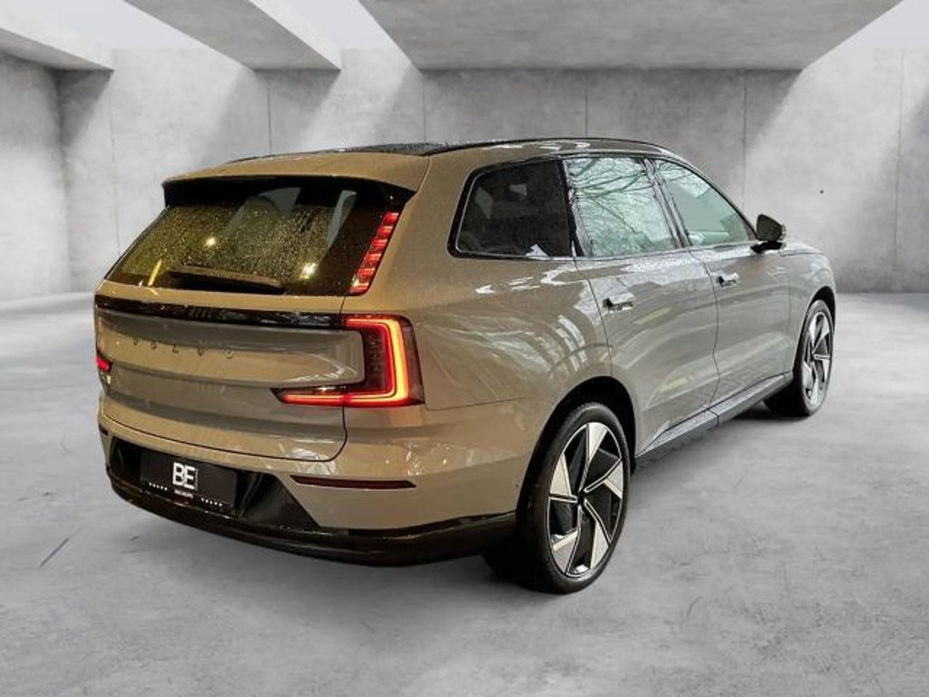 Volvo EX90