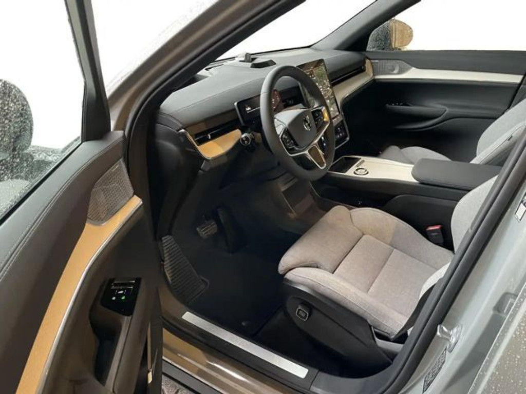 Volvo EX90