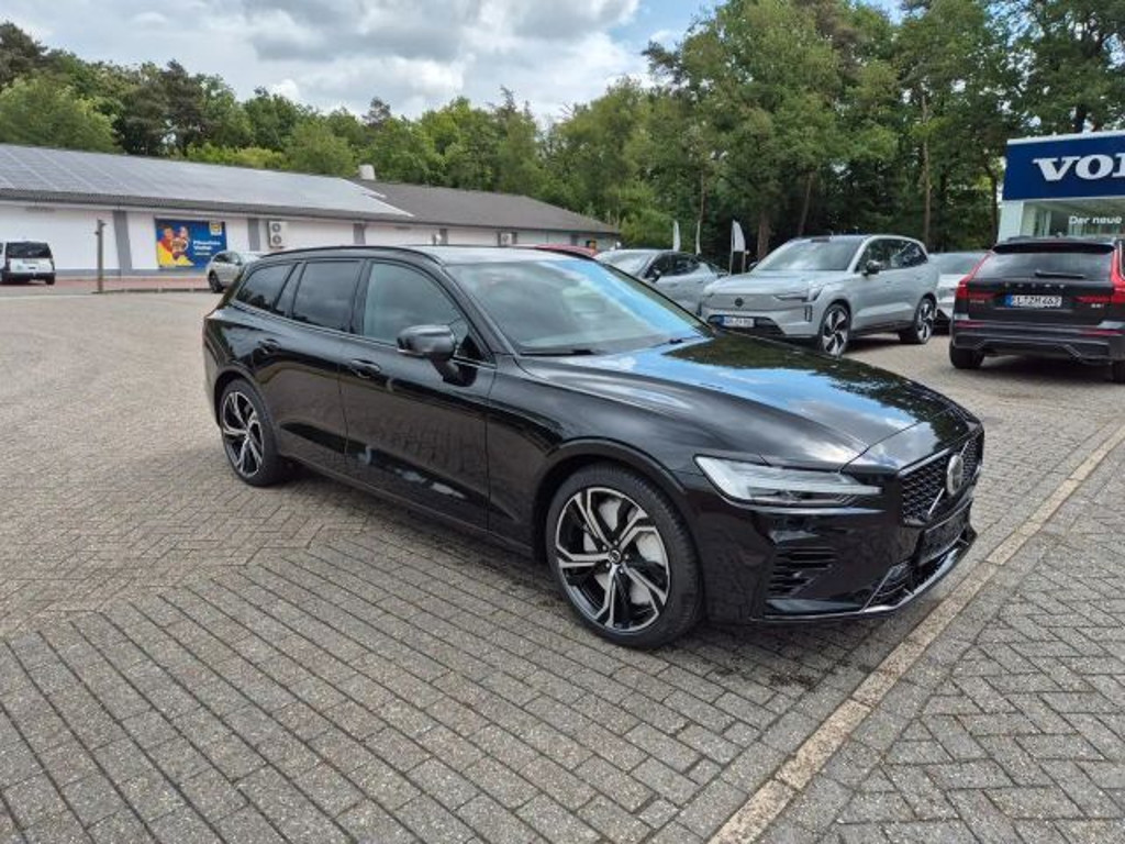Volvo V60 AWD Hybrid Recharge Plus Dark