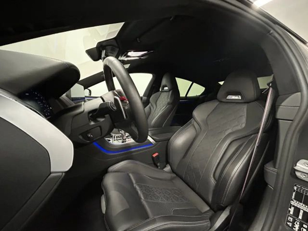 BMW M8
