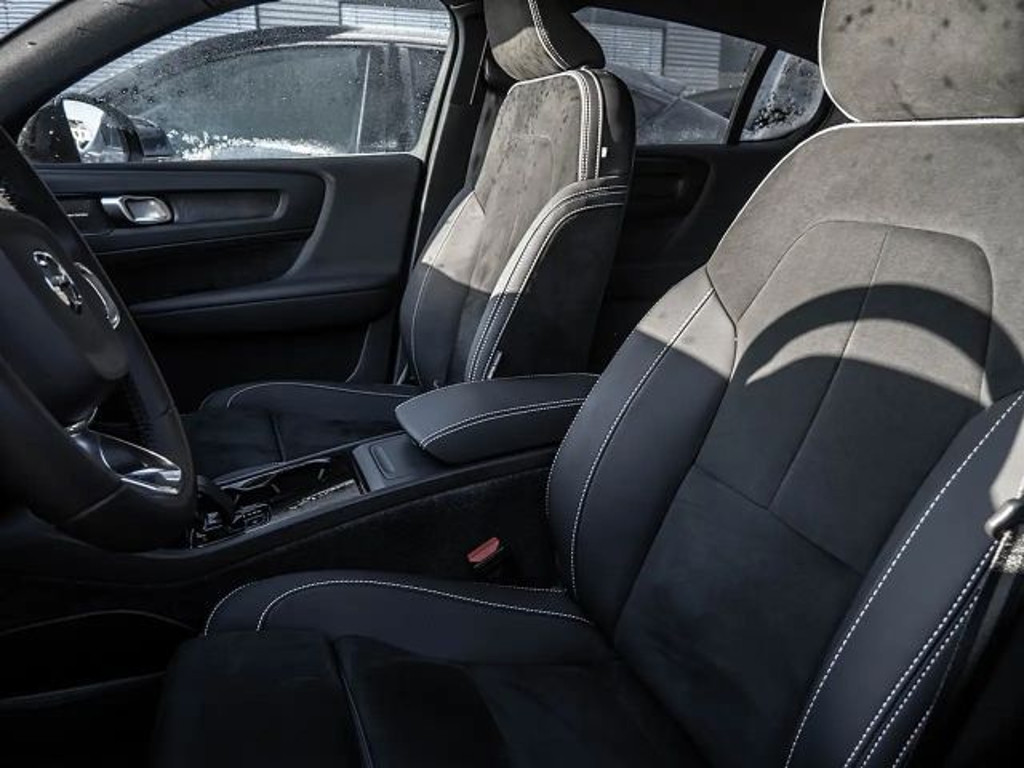 Volvo C40