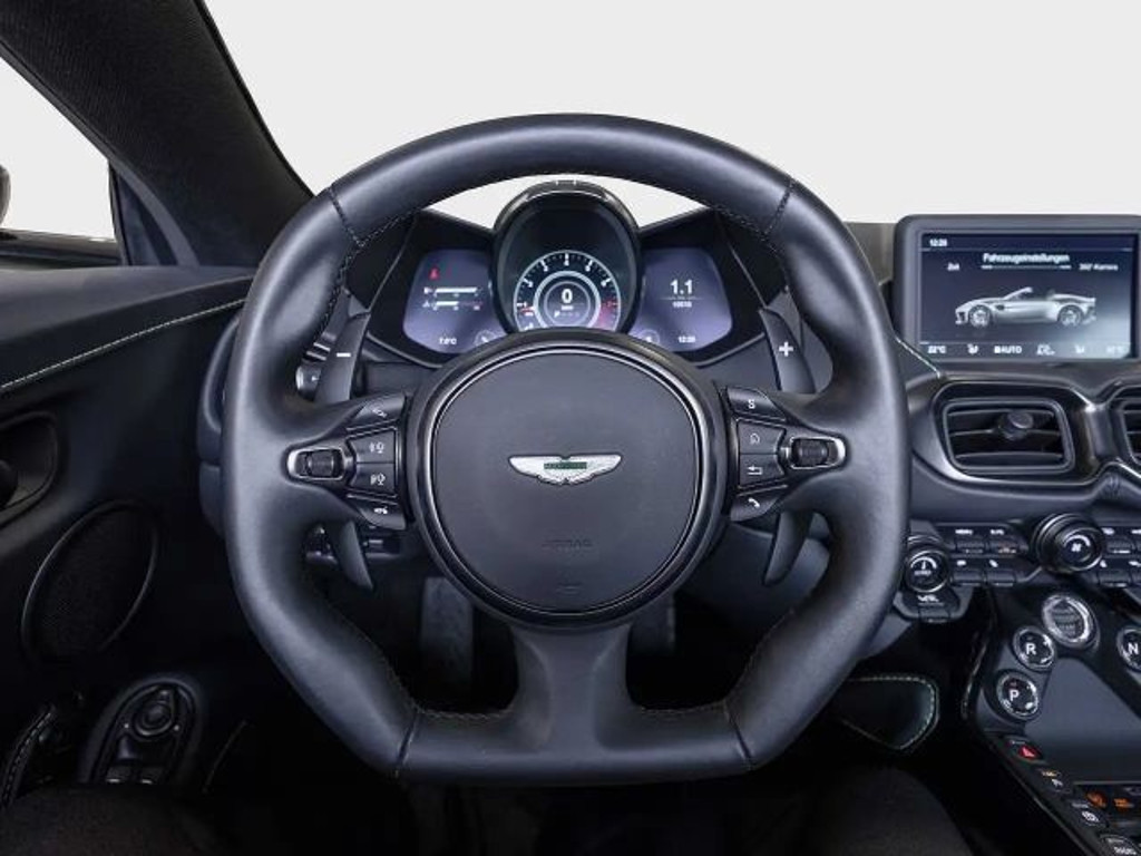 Aston Martin V8