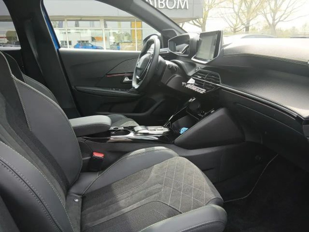 Peugeot e-208