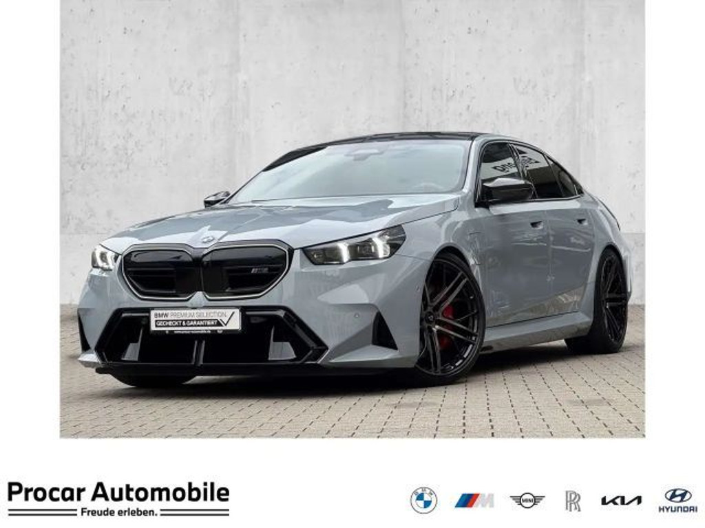 BMW M5 Sedan
