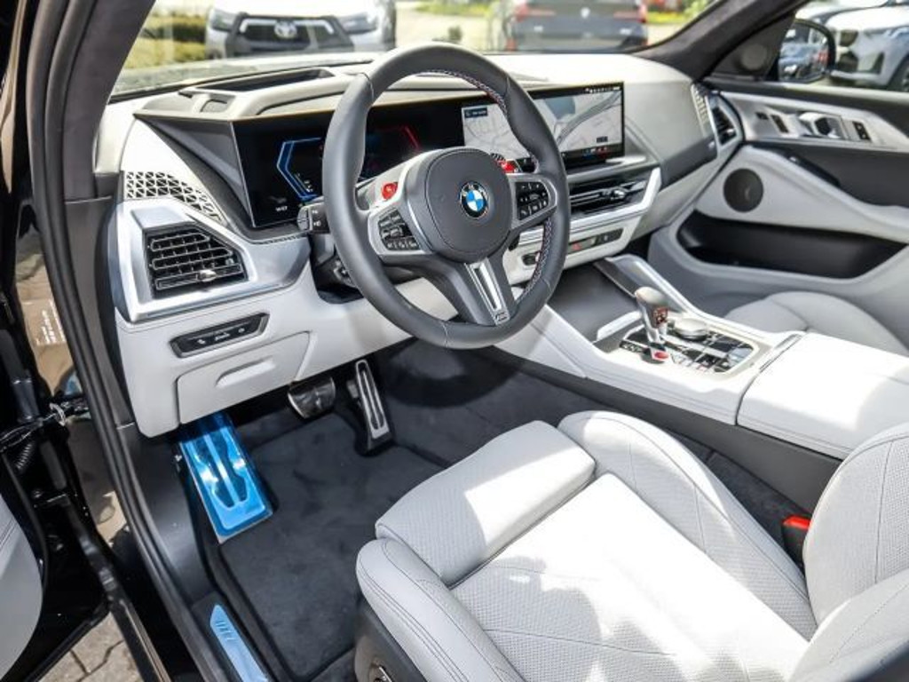 BMW XM