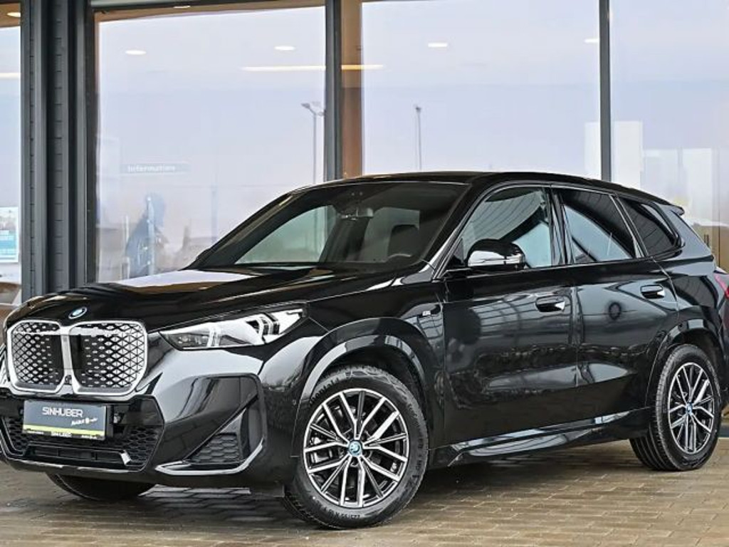 BMW iX1