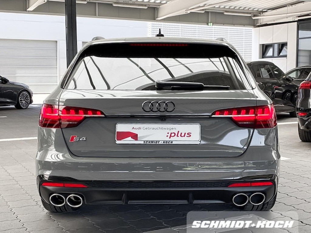 Audi S4