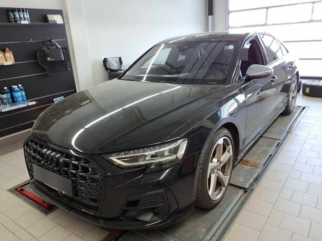 Audi S8