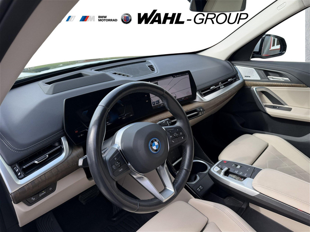 BMW iX1