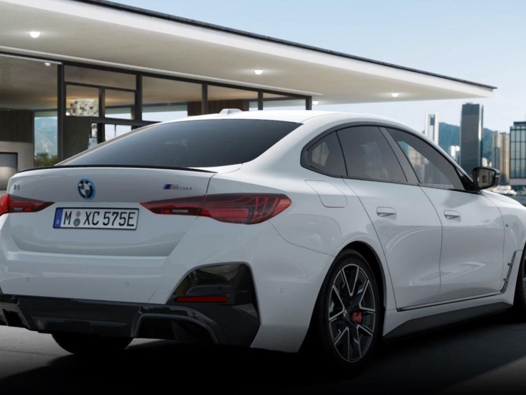 BMW i4