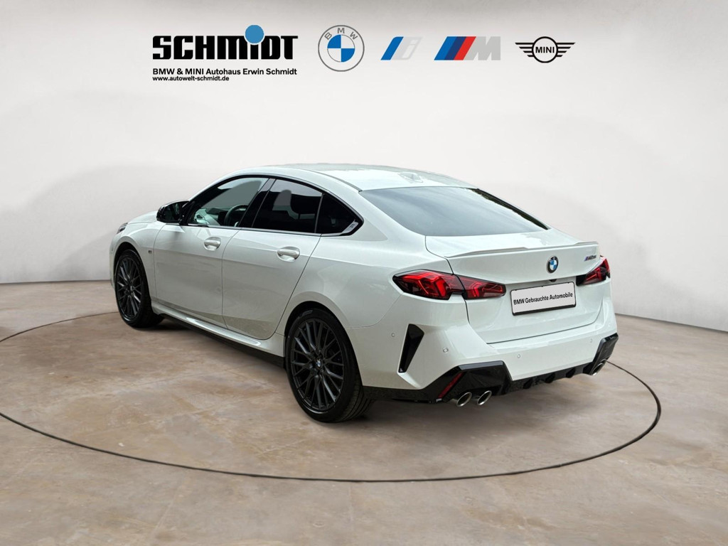 BMW M235