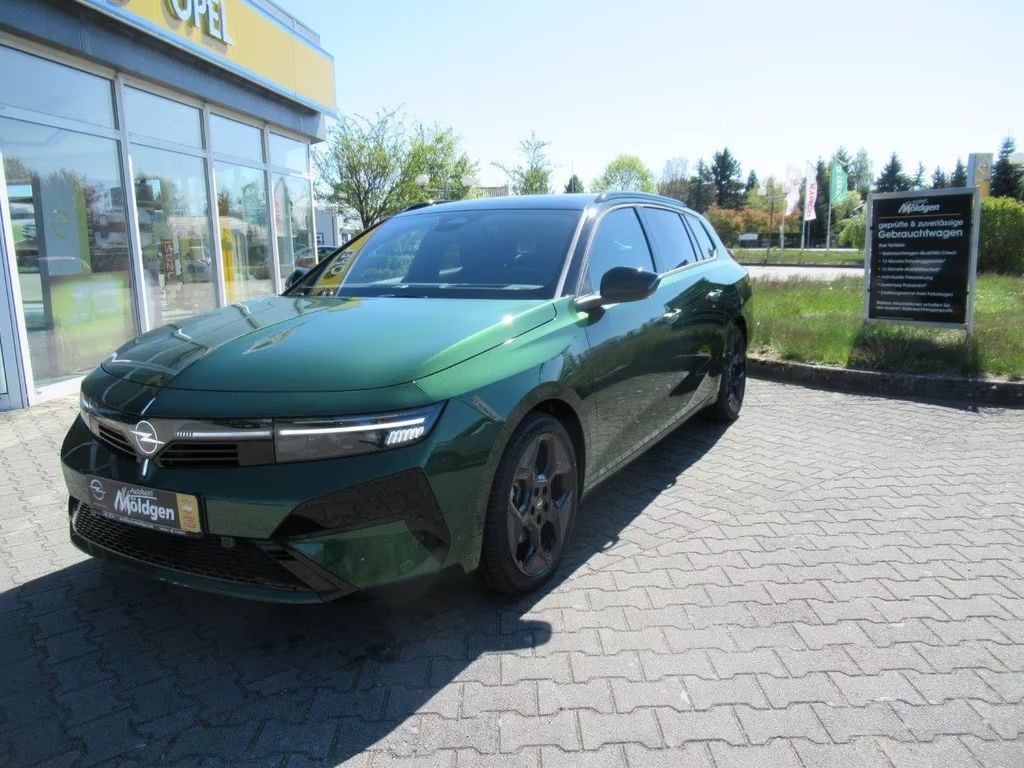 Opel Astra Sports Tourer Ultimate Hybrid