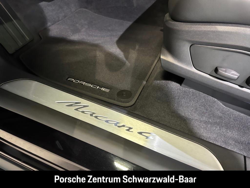 Porsche Macan 4
