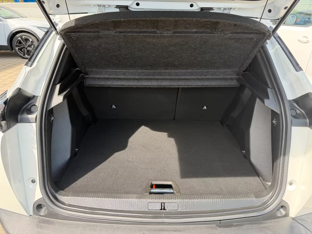 Peugeot e-2008