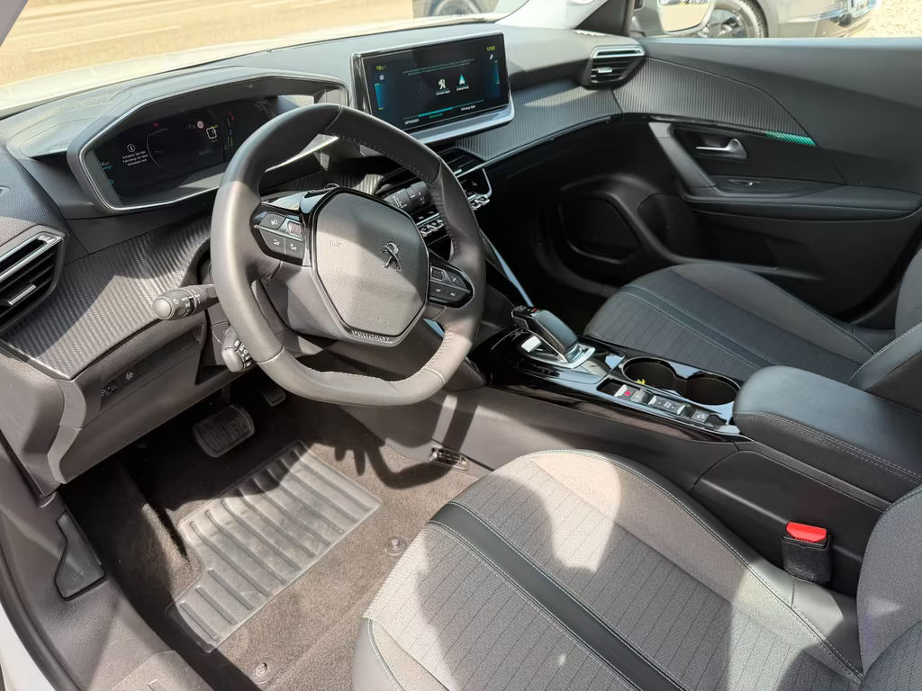 Peugeot e-2008