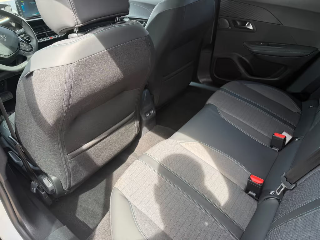 Peugeot e-2008