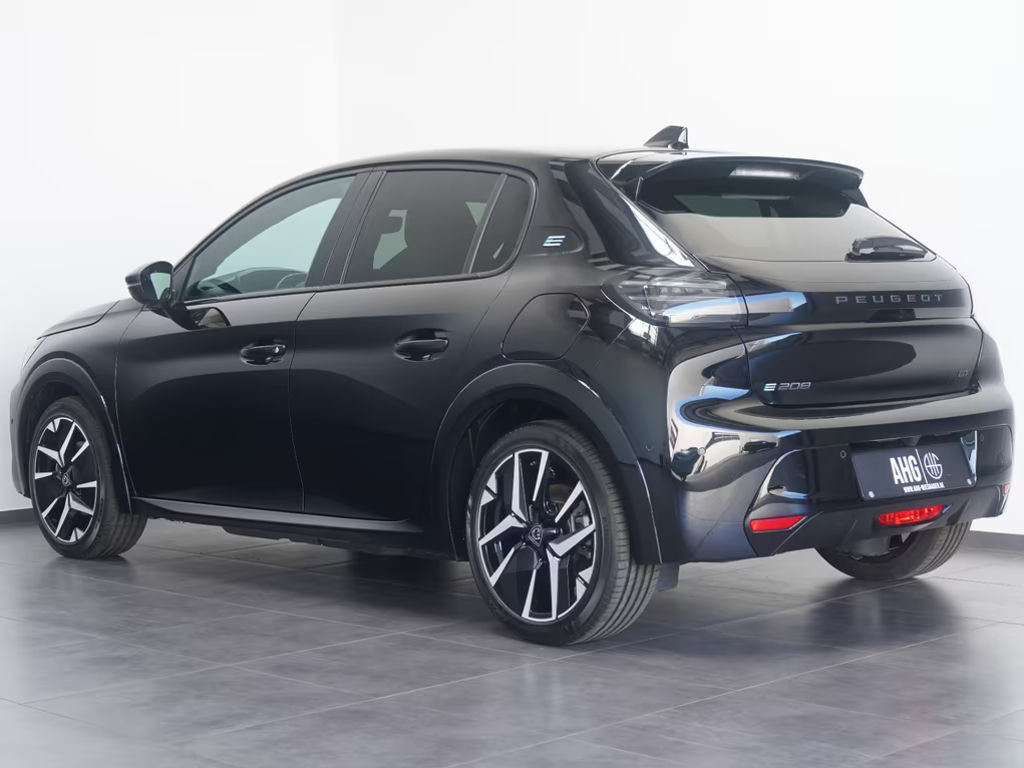Peugeot e-208