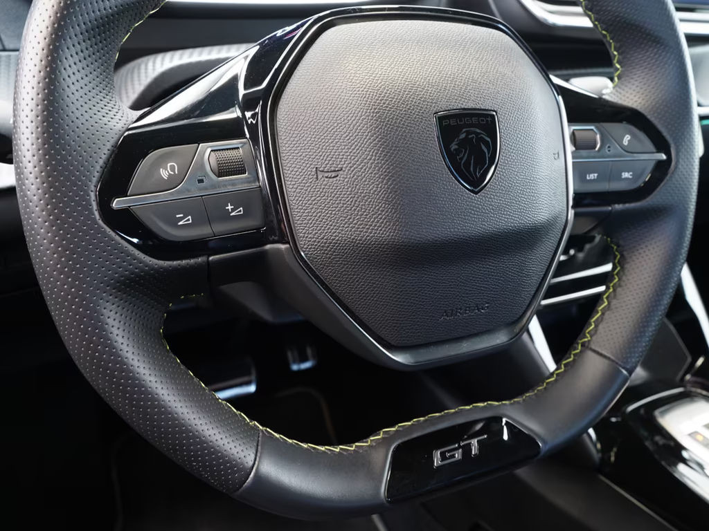 Peugeot e-208