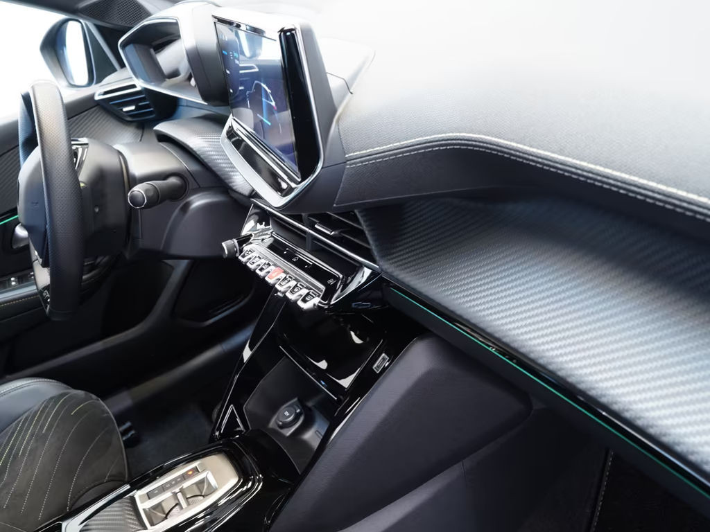 Peugeot e-208