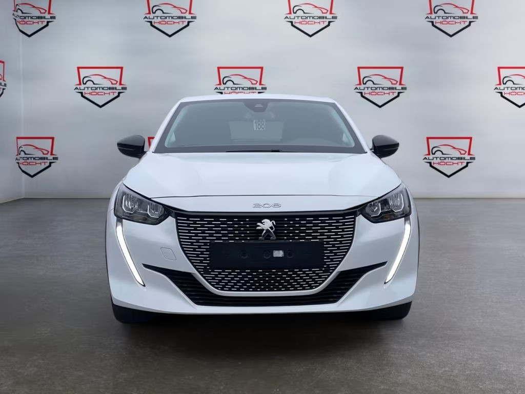 Peugeot e-208