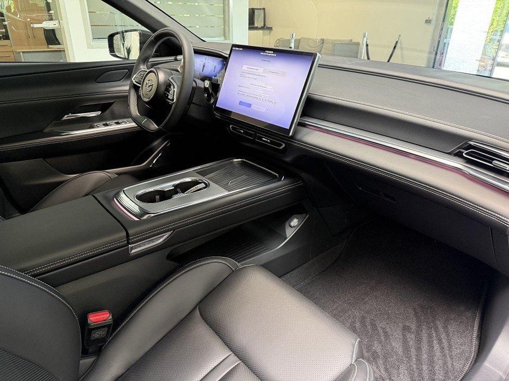 Mazda 6e