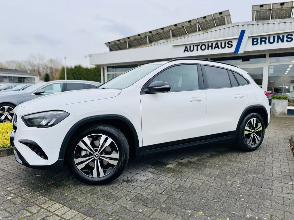 Mercedes-Benz GLA-Klasse GLA 200 Limousine Lang Progressive