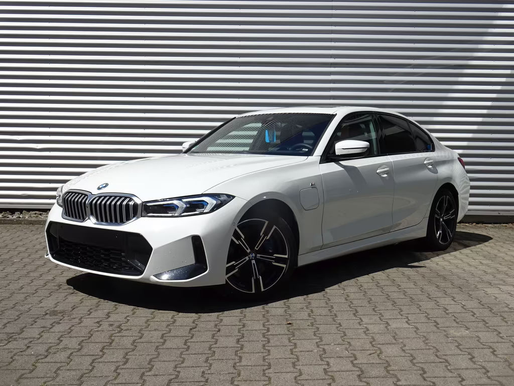 BMW 3 Serie 330 M-Sport Sedan 330e