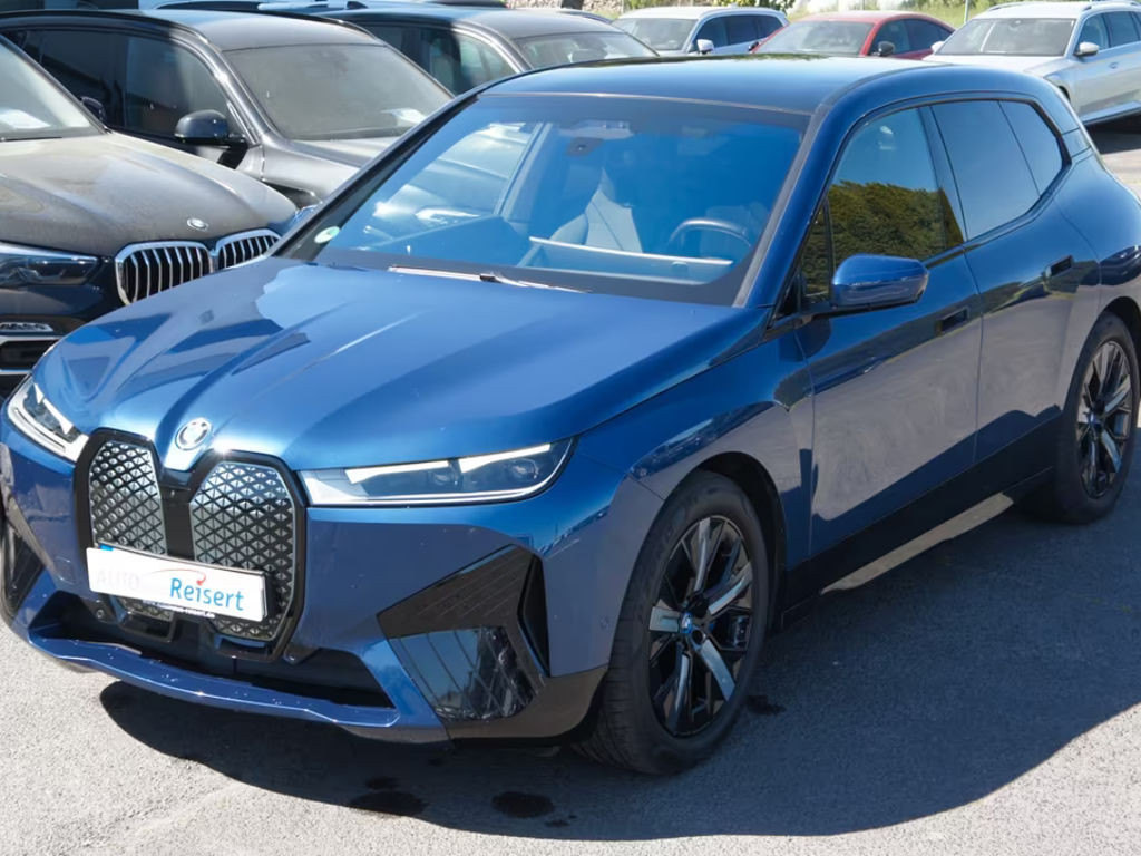 BMW iX xDrive