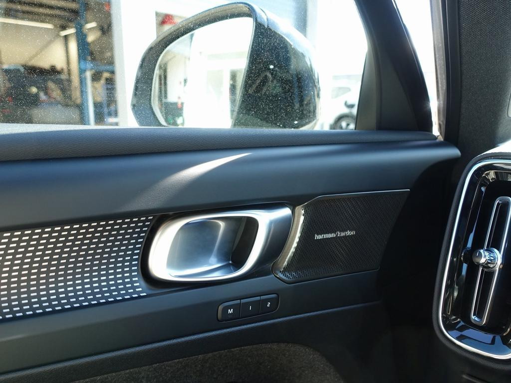 Volvo EX40