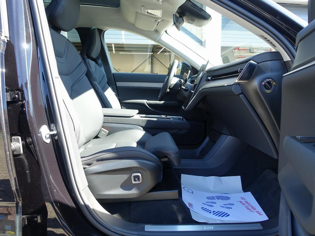 Volvo EX90