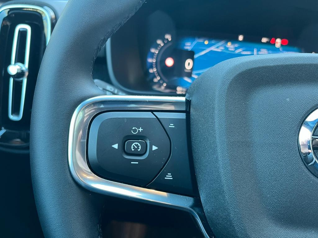 Volvo EX40