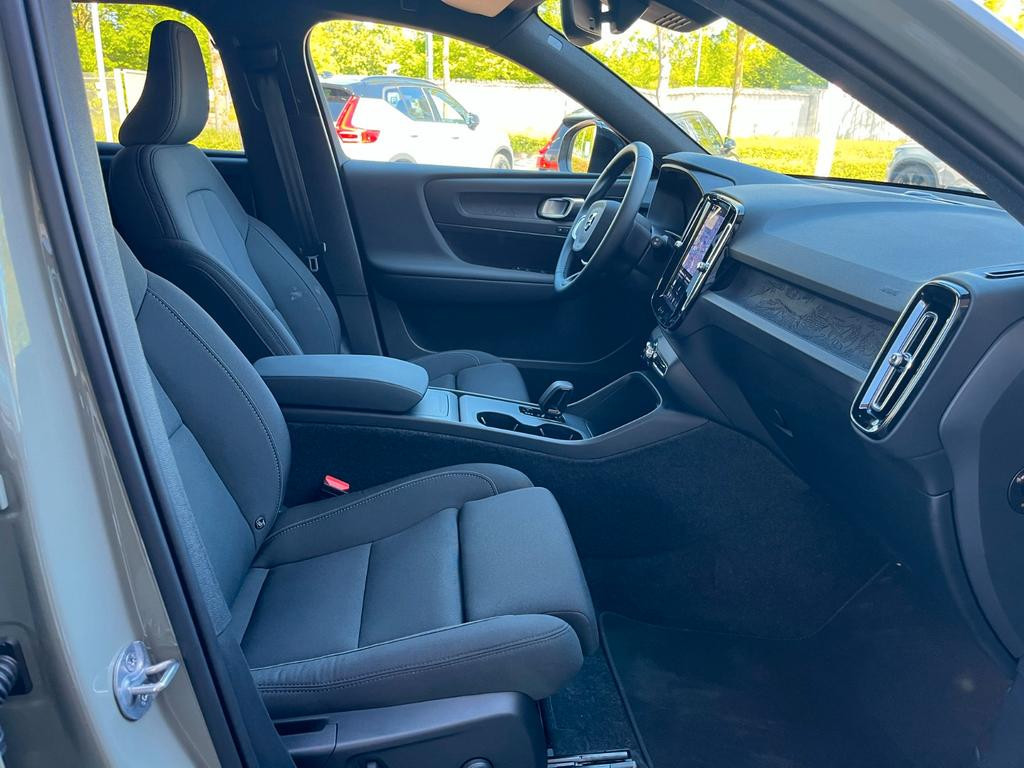 Volvo EX40