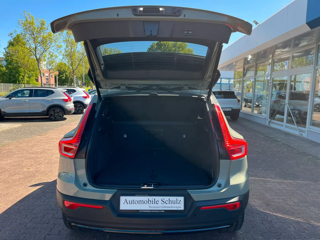 Volvo EX40